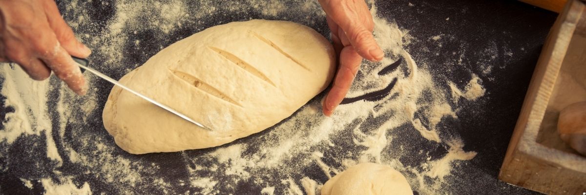 Doğal Malzemelerle Evde Ekmek Yapımı